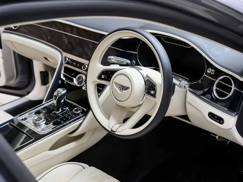 2021 Bentley Flying Spur, 8/30