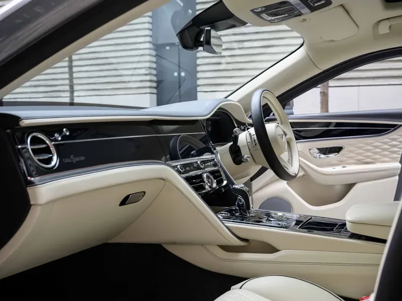 2021 Bentley Flying Spur, 11/30