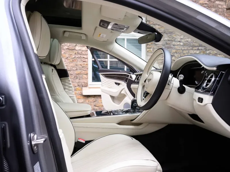 2021 Bentley Flying Spur, 12/30