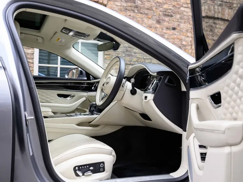 2021 Bentley Flying Spur, 14/30