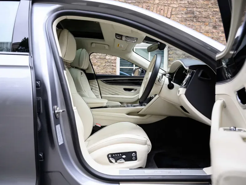 2021 Bentley Flying Spur, 15/30