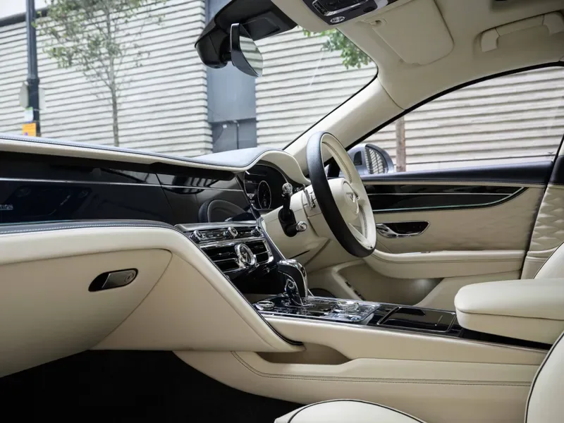 2021 Bentley Flying Spur, 18/30
