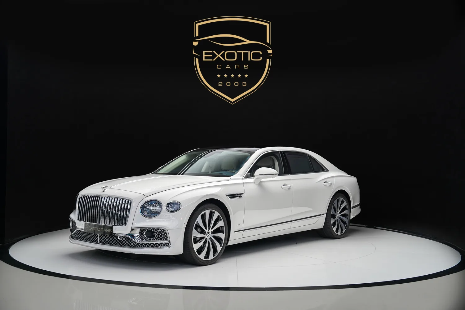 2021 Bentley Flying Spur Mulliner V8 angeboten von einem Fachhändler in Dubai, Vereinigte Arabische Emirate, Hauptfoto