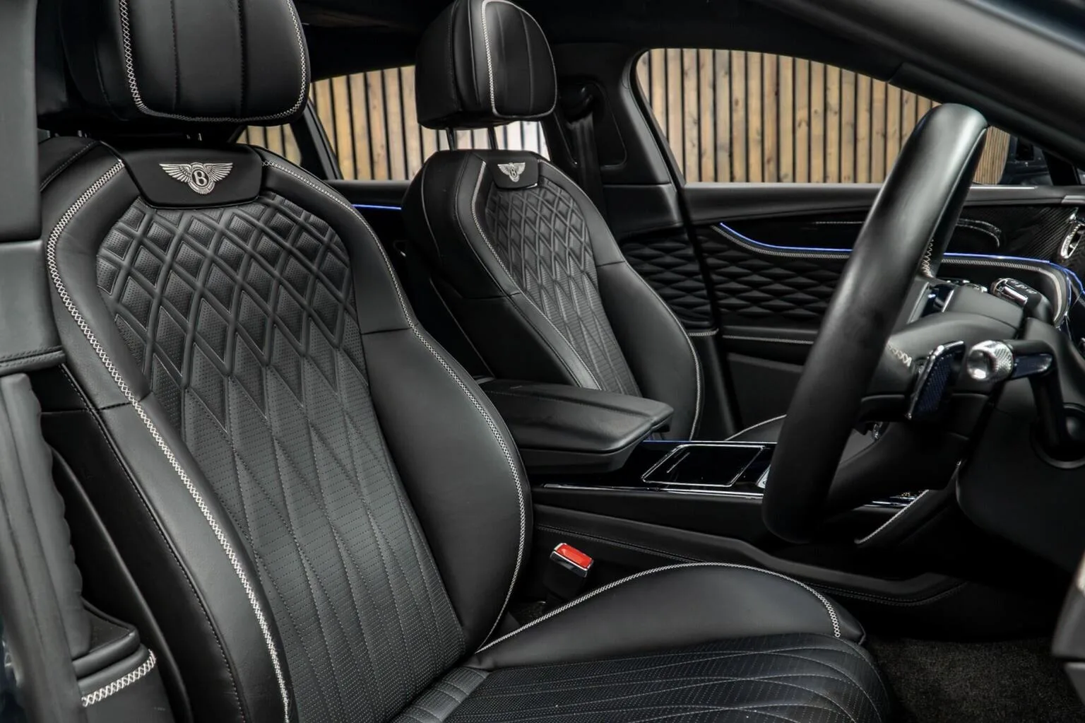 2021 Bentley Flying Spur V8, 2/30