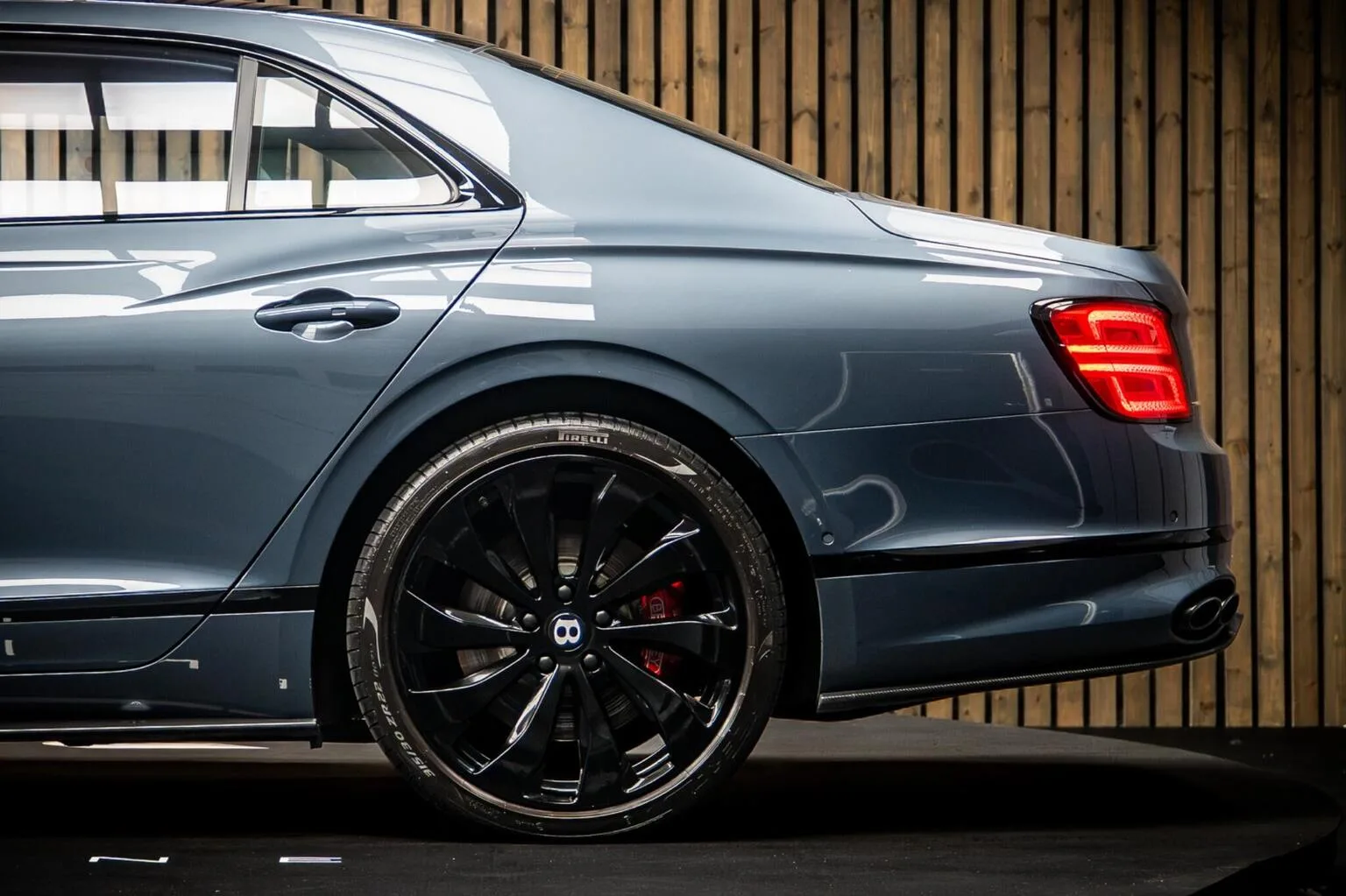 2021 Bentley Flying Spur V8, 17/30