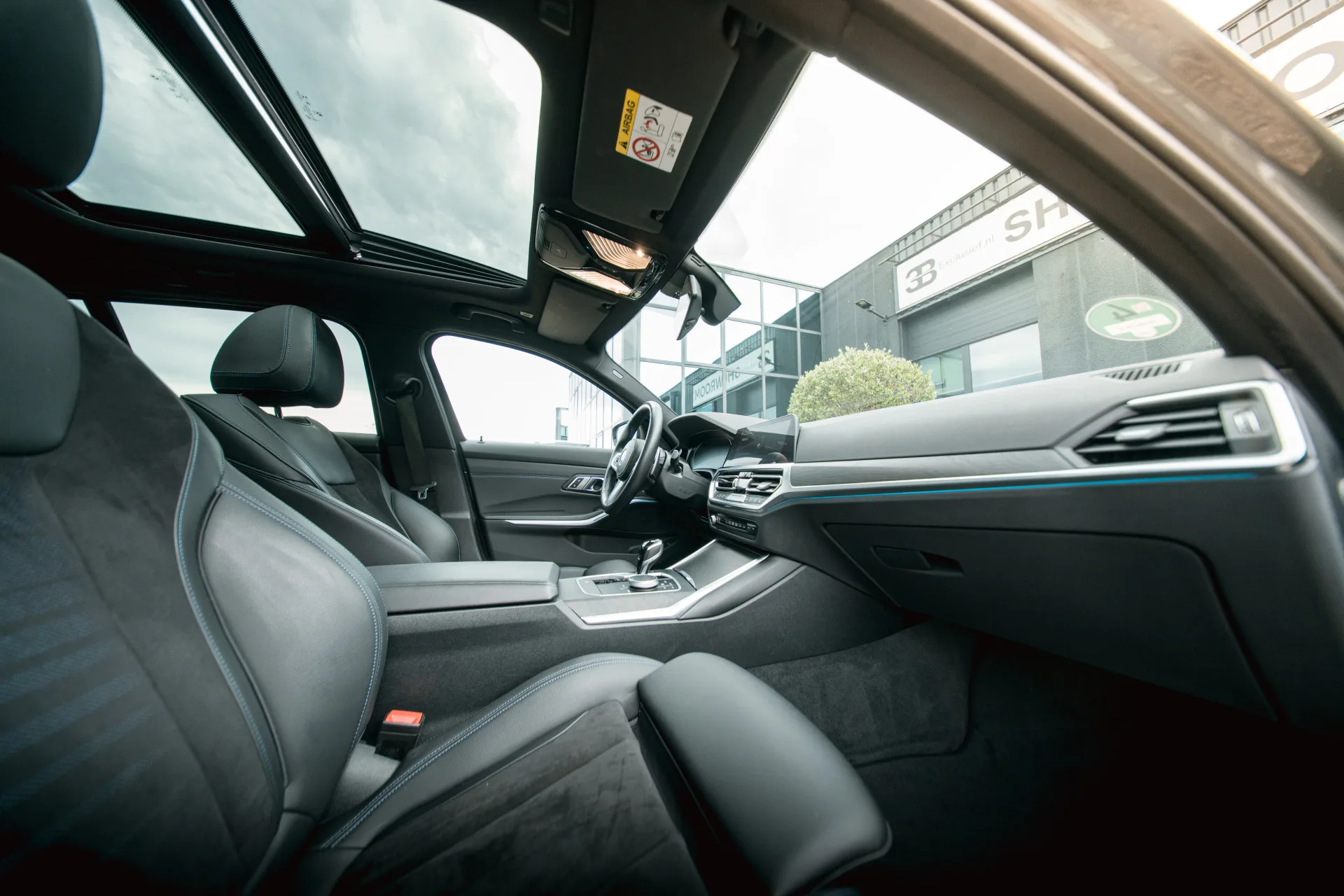 2021 BMW 330e Touring, M Sport, 12/30