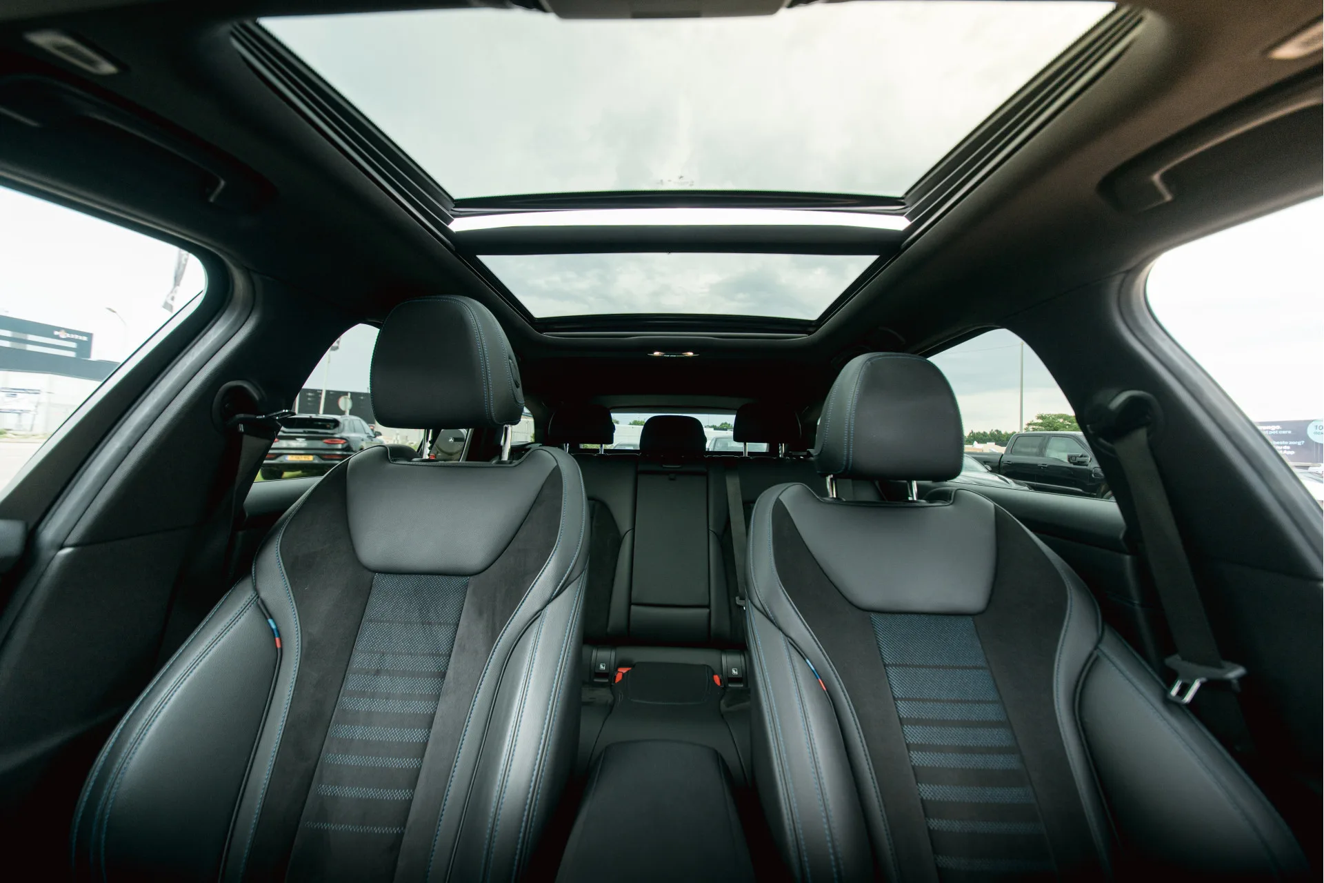 2021 BMW 330e Touring, M Sport, 14/30