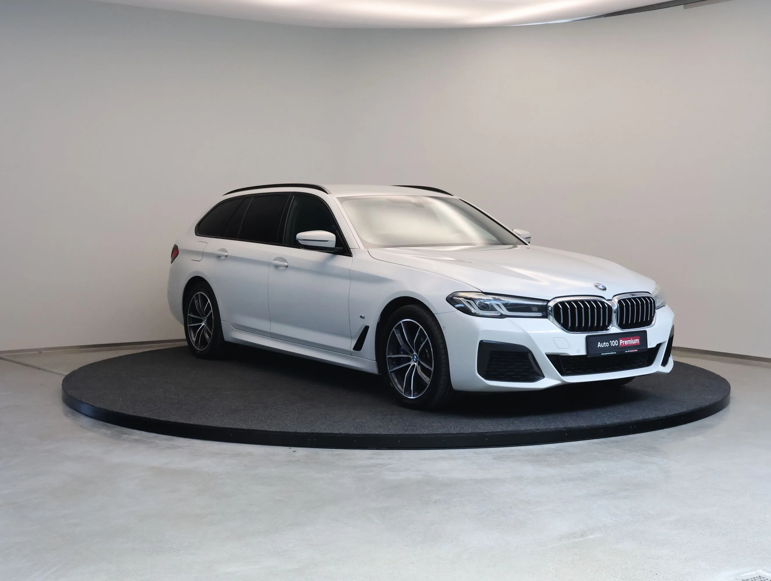 2021 BMW 530e xDrive Touring, M Sport, 2/23