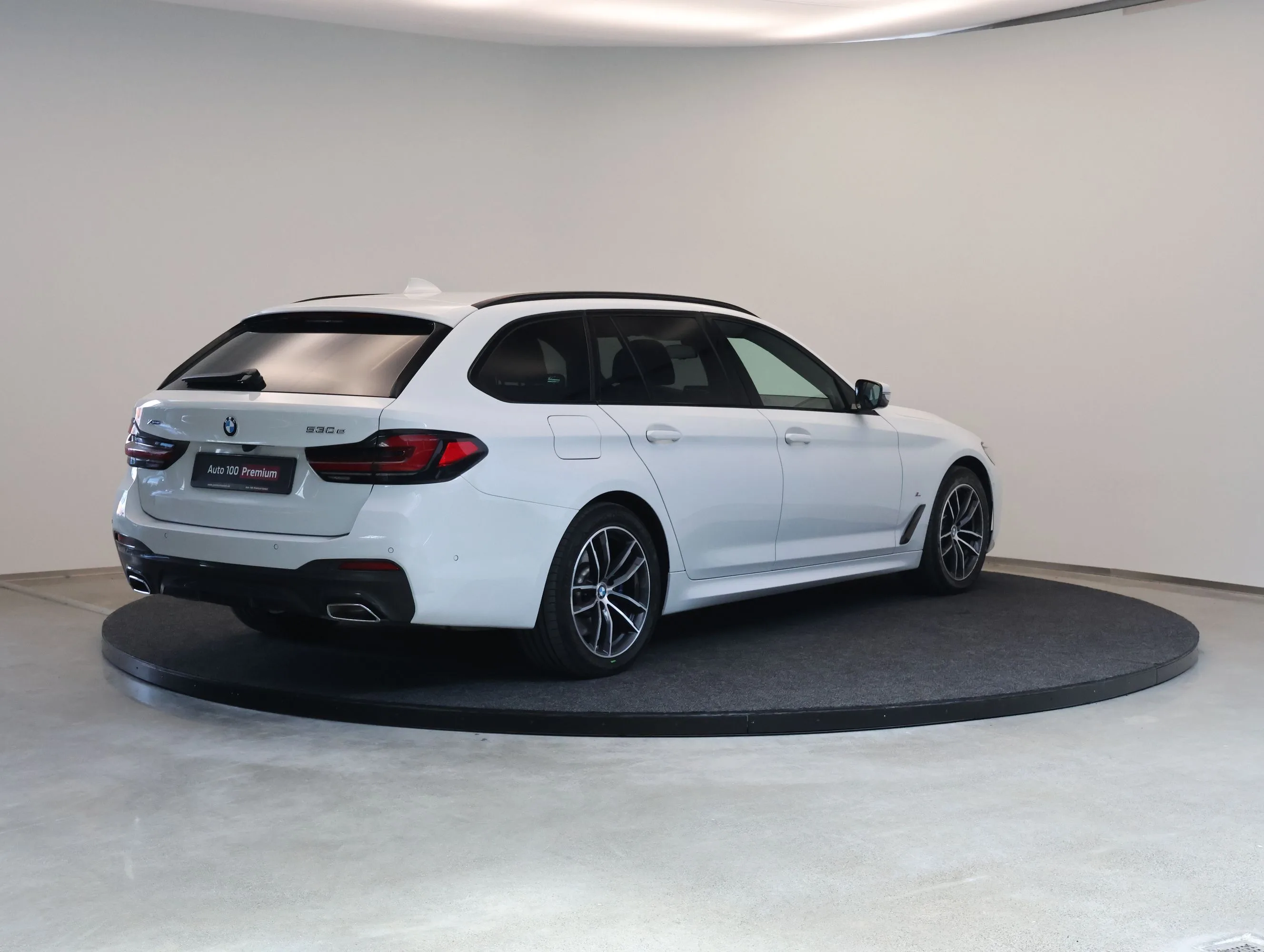 2021 BMW 530e xDrive Touring, M Sport, 3/23