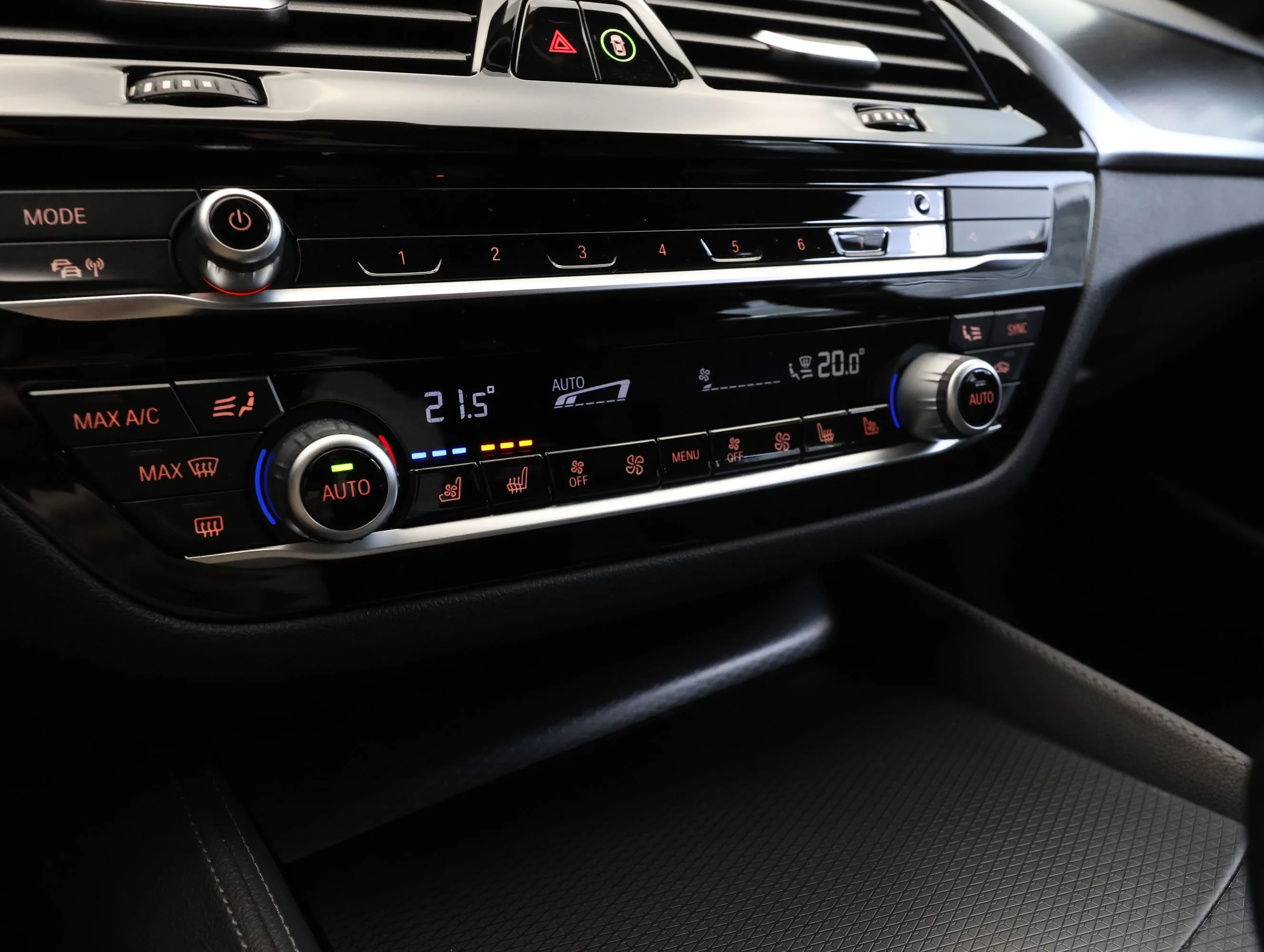 2021 BMW 530e xDrive Touring, M Sport, 22/23
