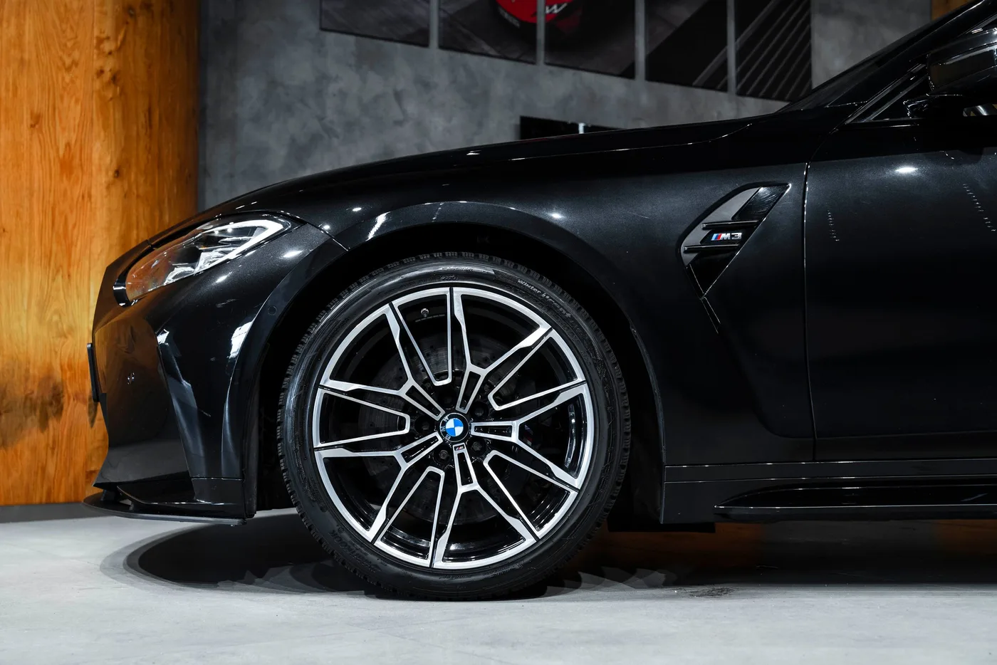 2021 BMW M3 manual proposée par un concessionnaire spécialisé à Bratislava, Slovaquie, photo 2 sur 15