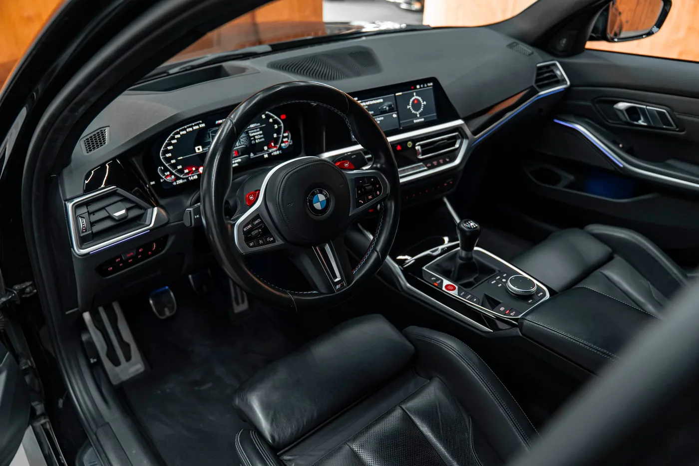 2021 BMW M3 manual proposée par un concessionnaire spécialisé à Bratislava, Slovaquie, photo 7 sur 15