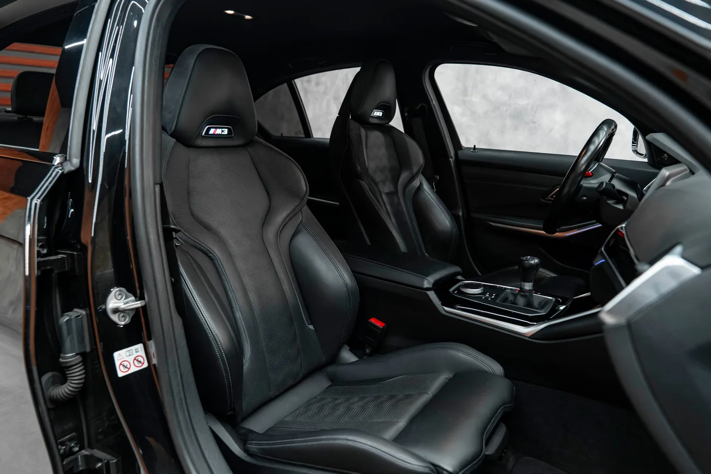 2021 BMW M3 manual proposée par un concessionnaire spécialisé à Bratislava, Slovaquie, photo 10 sur 15