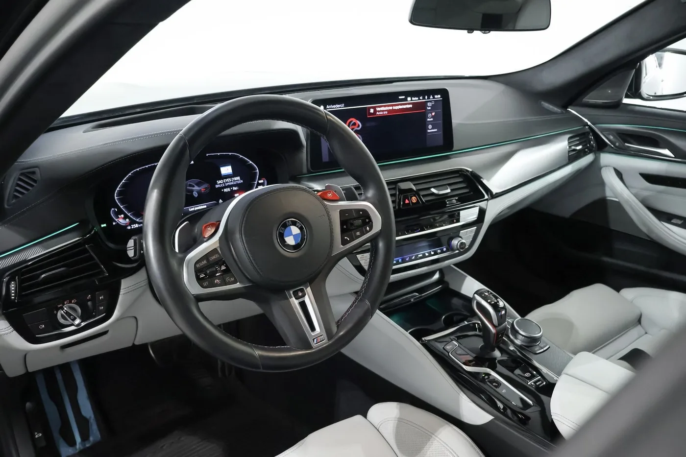 2021 BMW M5 Competition angeboten von einem Supersportwagenhändler in Zibido San Giacomo, Italien, Foto 10 von 25