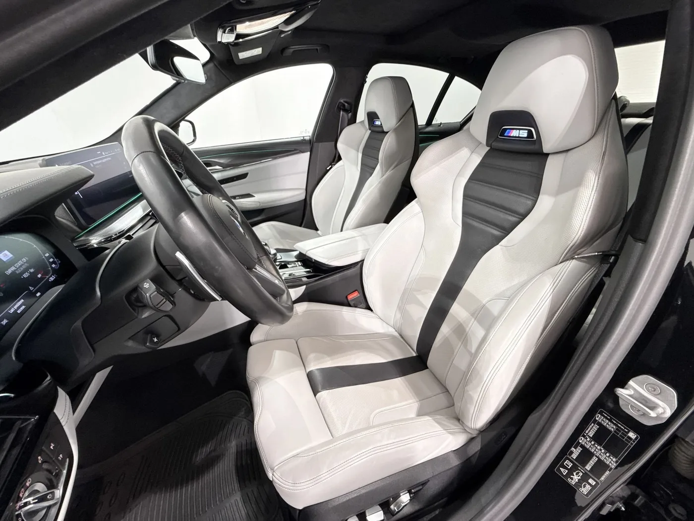 2021 BMW M5 Competition angeboten von einem Supersportwagenhändler in Zibido San Giacomo, Italien, Foto 20 von 25