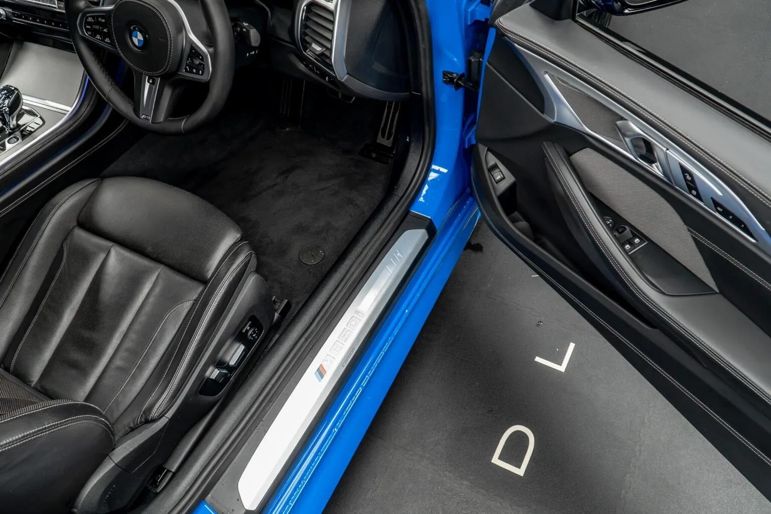 2021 BMW M850i xDrive Coupé, 29/30