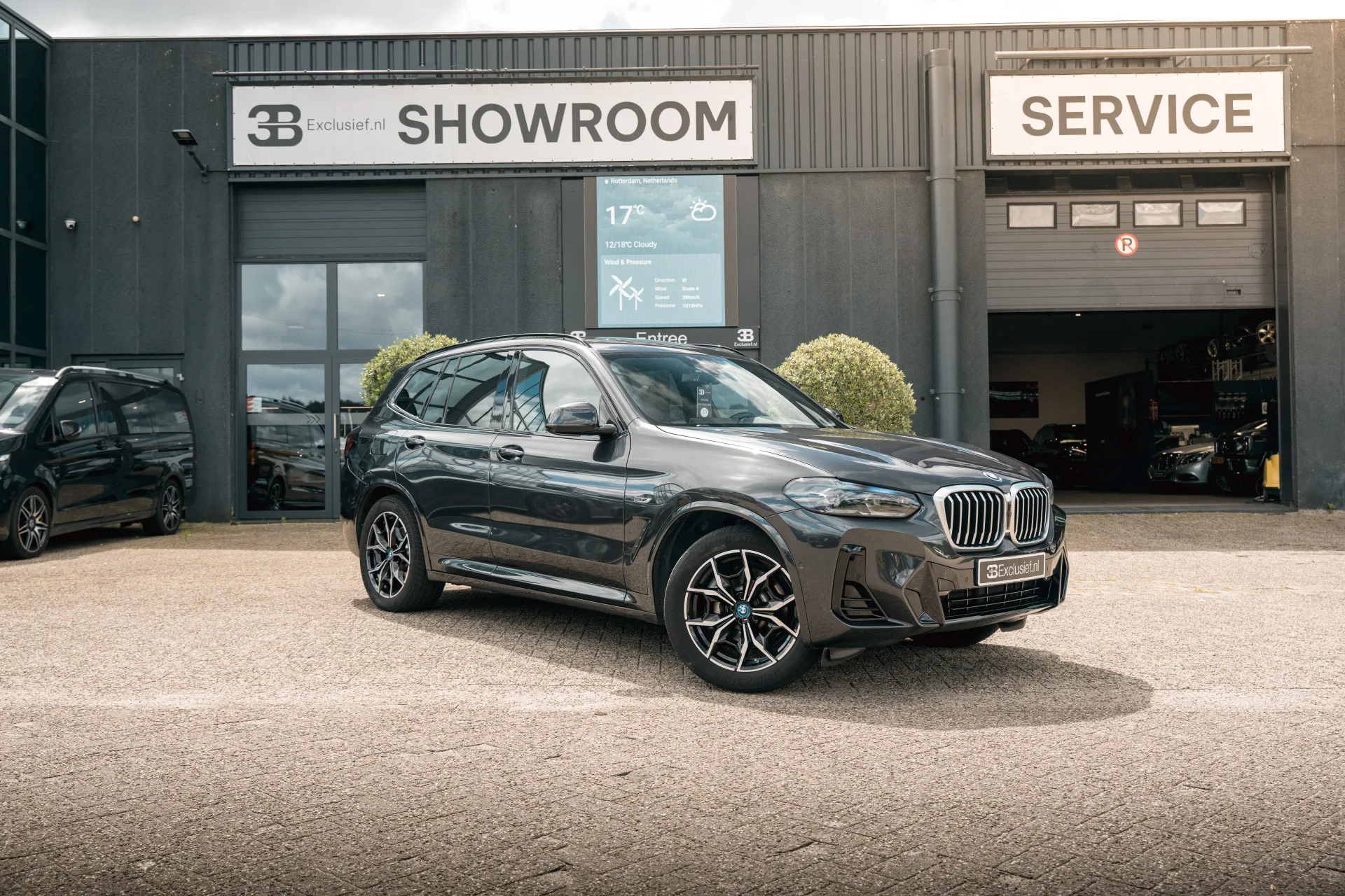 2021 BMW X3 xDrive30e M Sport, 2/25