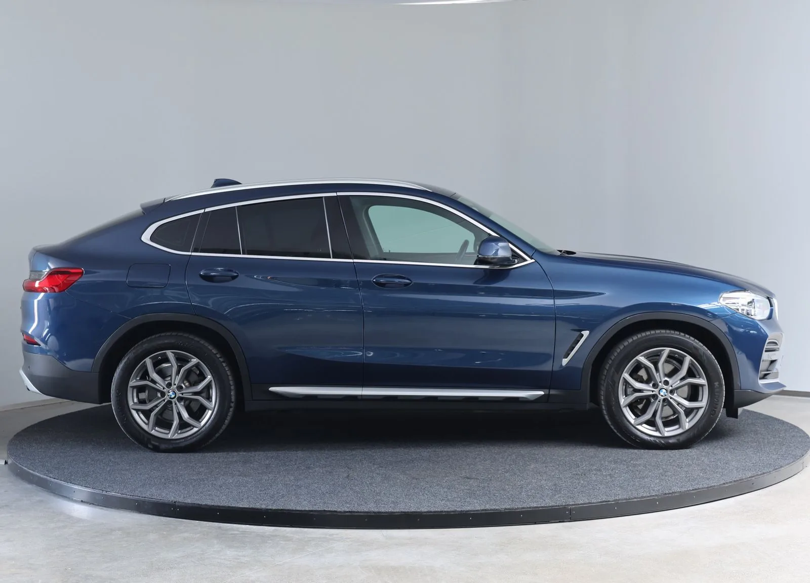 2021 BMW X4 xDrive20d xLine, 5/24