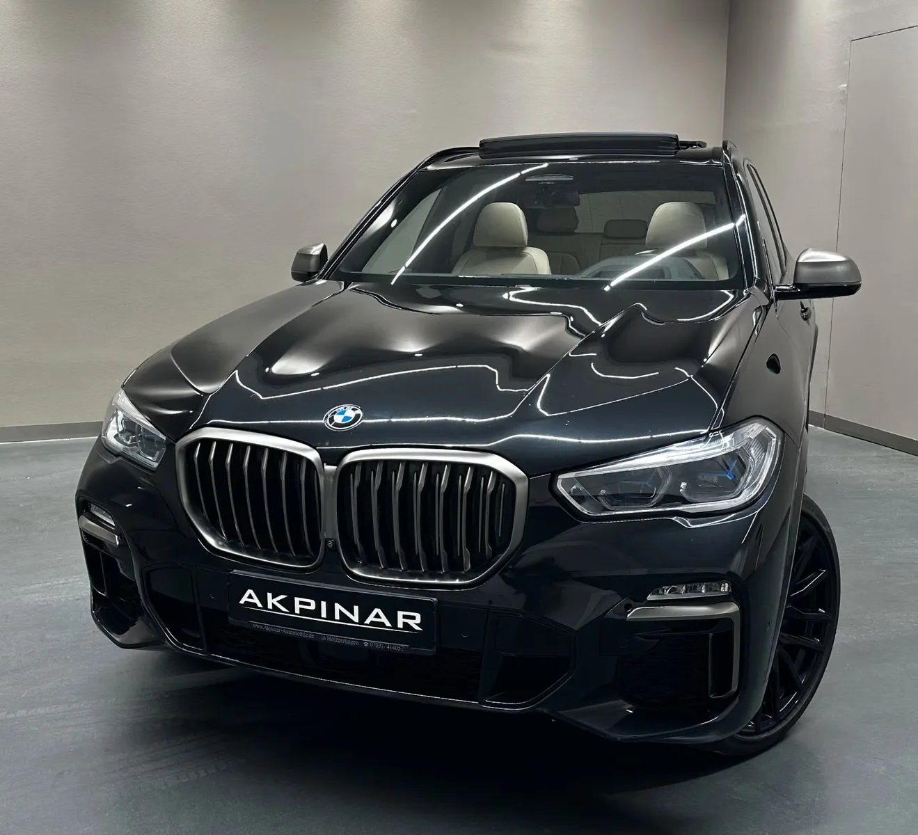 2021 BMW X5 M50i, 2/26