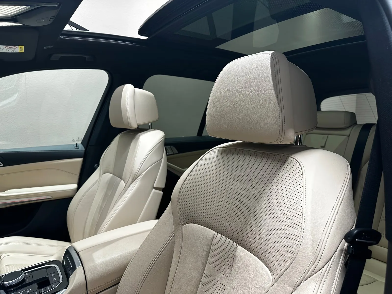 2021 BMW X5 M50i, 9/26