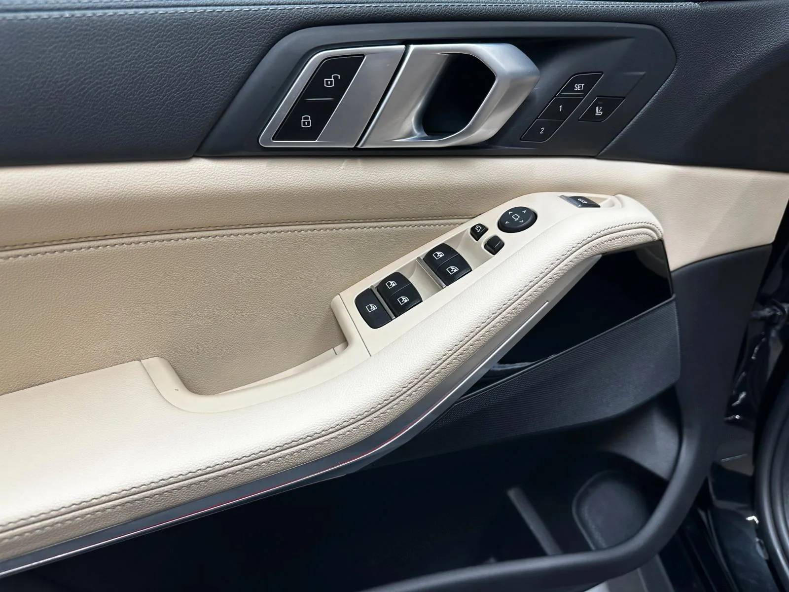 2021 BMW X5 M50i, 11/26