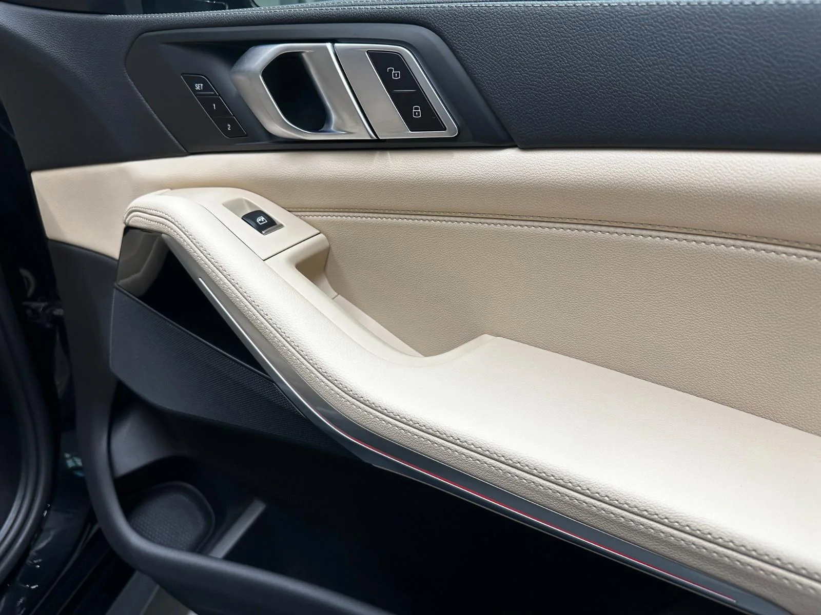 2021 BMW X5 M50i, 24/26
