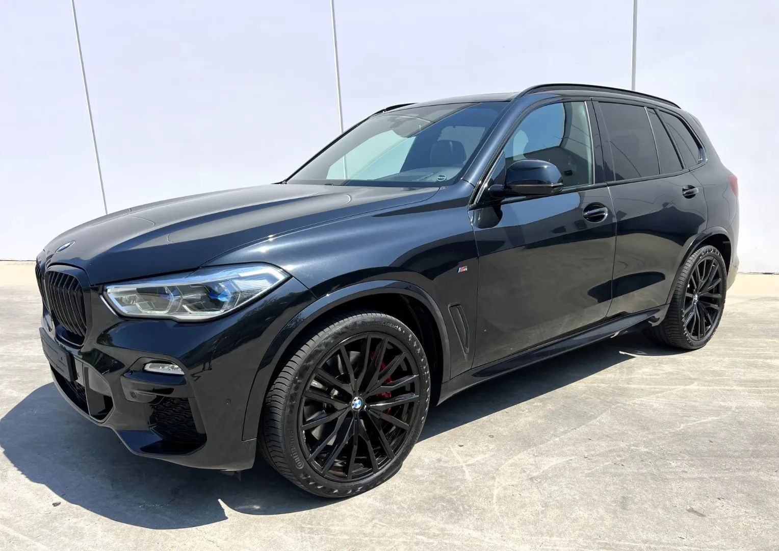 2021 BMW X5 M50i, 5/28