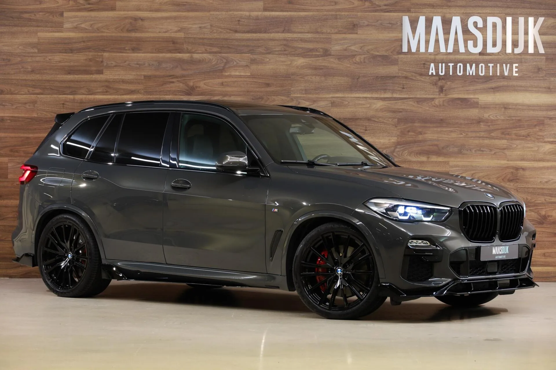 2021 BMW X5 xDrive45e M Sport offered by a specialist dealer in Werkendam, Netherlands, main photo