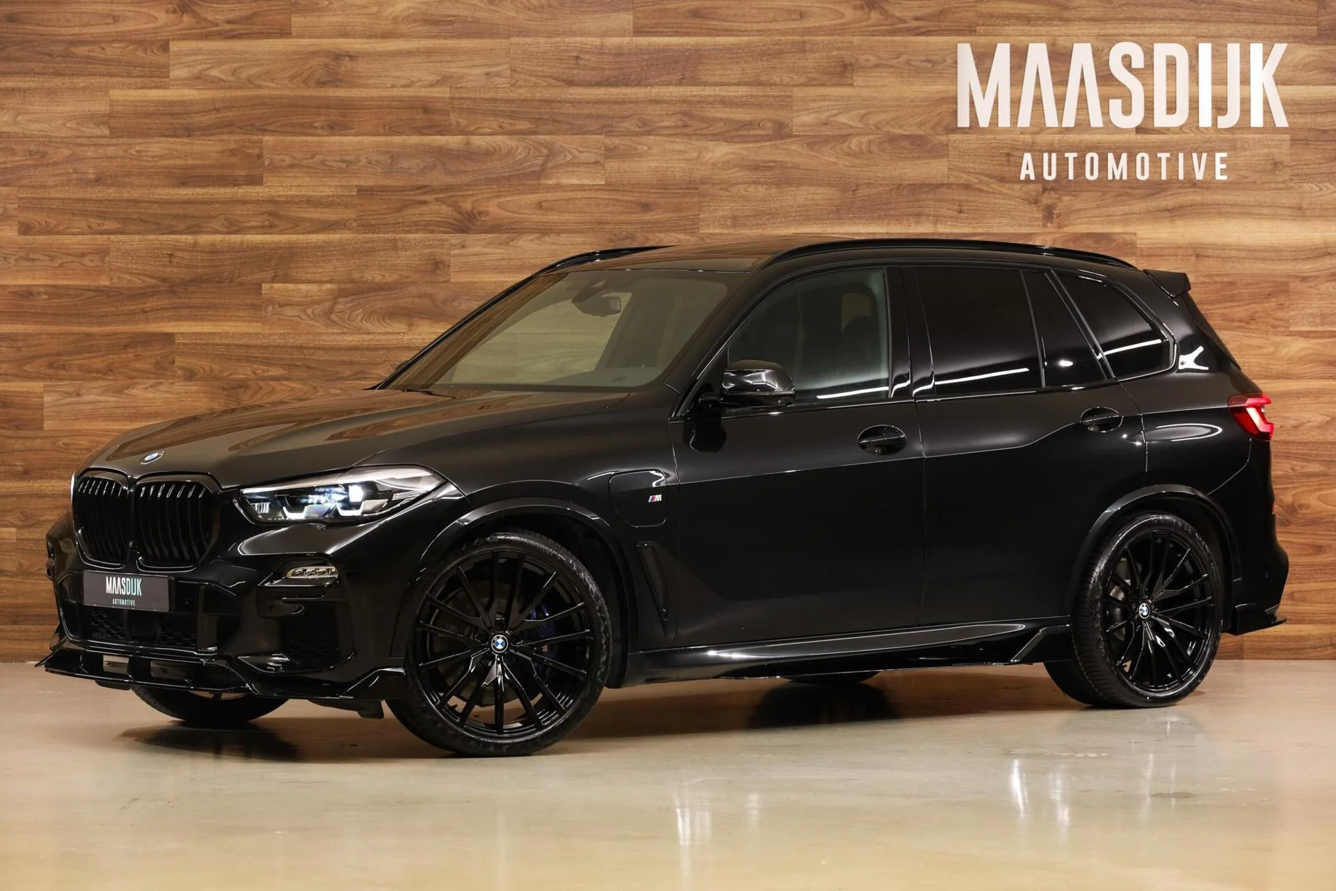 2021 BMW X5 xDrive45e M Sport offered by a specialist dealer in Werkendam, Netherlands, main photo