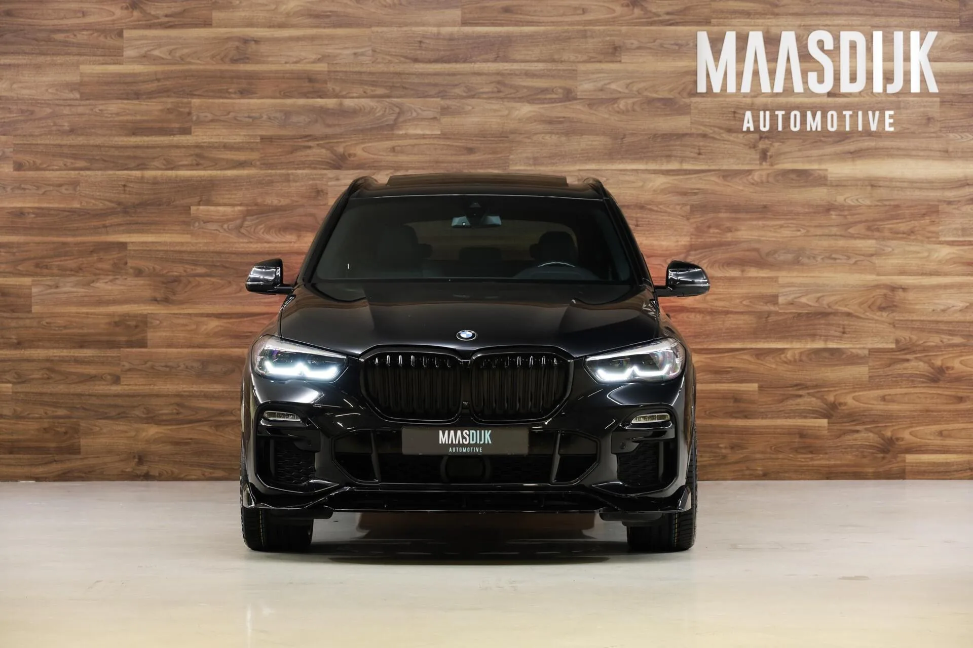 2021 BMW X5 xDrive45e M Sport, 2/30