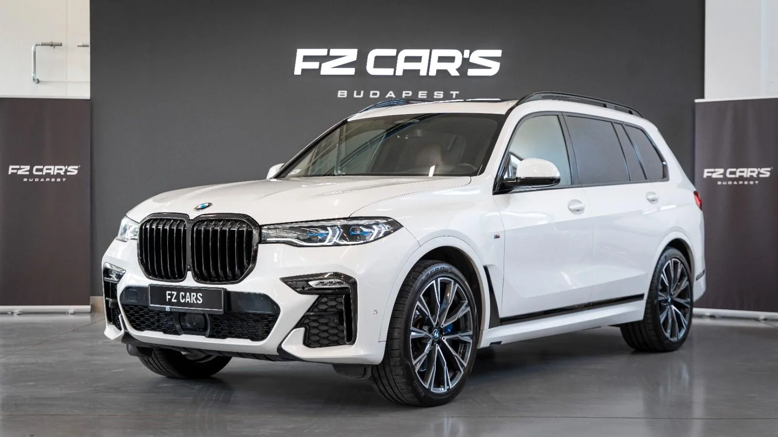 2021 BMW X7 M50i angeboten von einem Fachhändler in Budapest, Ungarn, Hauptfoto