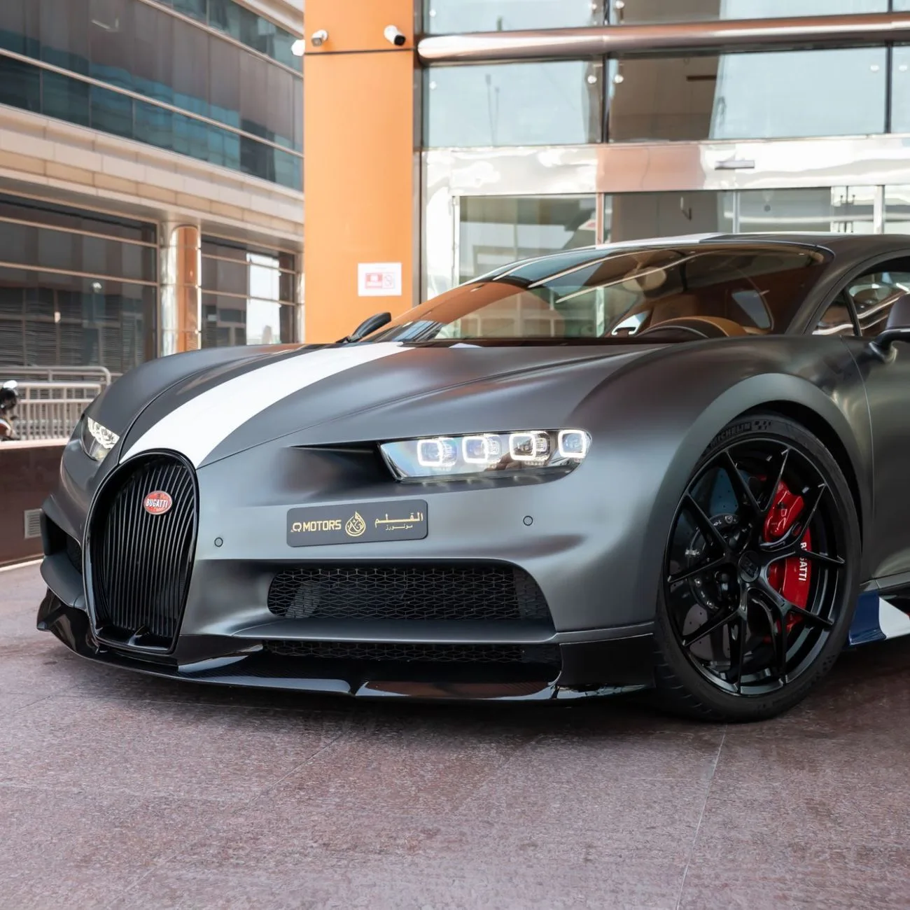 2021 Bugatti Chiron Les Légendes du Ciel, 1 of 20 angeboten von einem Fachhändler in Dubai, Vereinigte Arabische Emirate, Foto 5 von 29