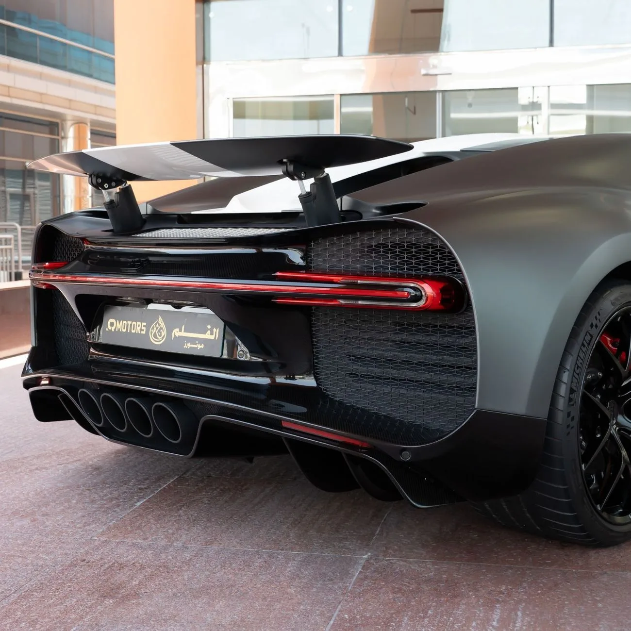 2021 Bugatti Chiron Les Légendes du Ciel, 1 of 20 angeboten von einem Fachhändler in Dubai, Vereinigte Arabische Emirate, Foto 12 von 29