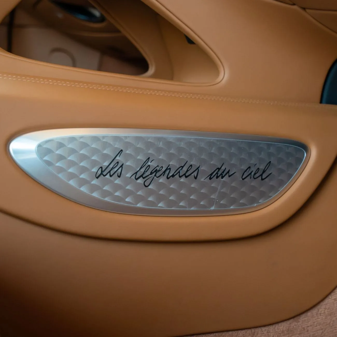 2021 Bugatti Chiron Les Légendes du Ciel, 1 of 20 angeboten von einem Fachhändler in Dubai, Vereinigte Arabische Emirate, Foto 14 von 29