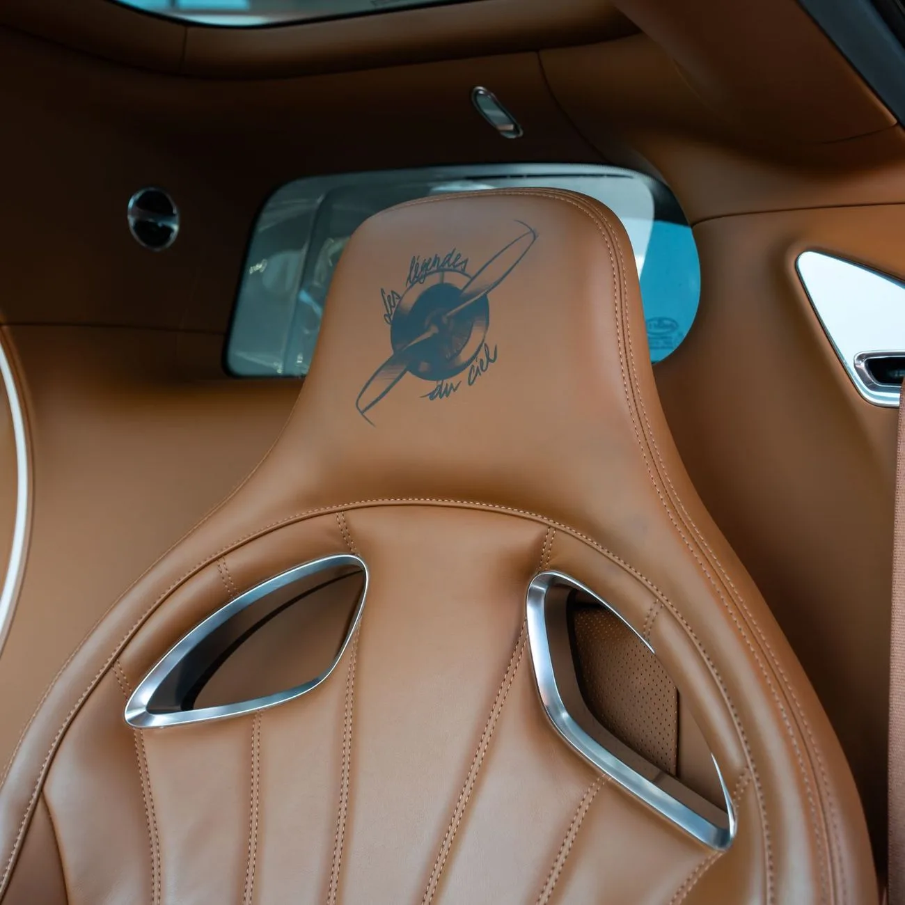 2021 Bugatti Chiron Les Légendes du Ciel, 1 of 20 angeboten von einem Fachhändler in Dubai, Vereinigte Arabische Emirate, Foto 18 von 29