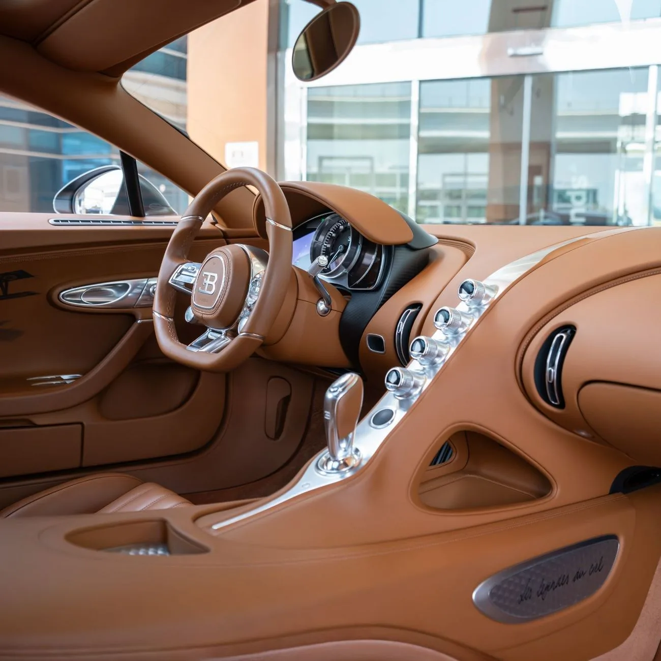 2021 Bugatti Chiron Les Légendes du Ciel, 1 of 20 angeboten von einem Fachhändler in Dubai, Vereinigte Arabische Emirate, Foto 25 von 29