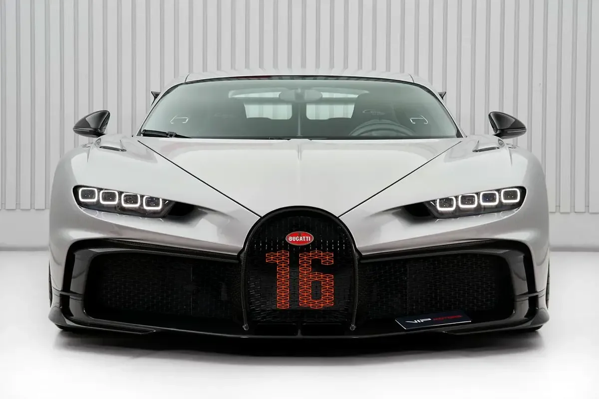 2021 Bugatti Chiron Pur Sport, 2/15