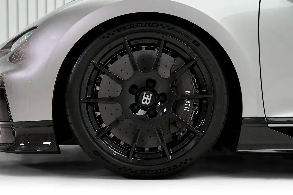 2021 Bugatti Chiron Pur Sport, 12/15
