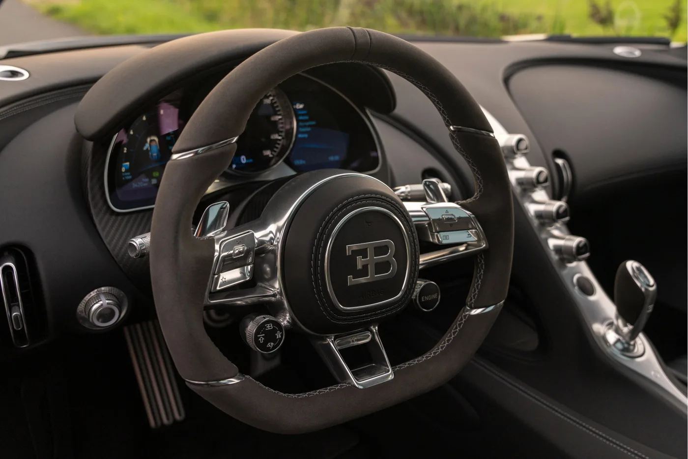 2021 Bugatti Chiron Sport offered by a supercar dealer in Woerden, Netherlands, photo 4 of 25