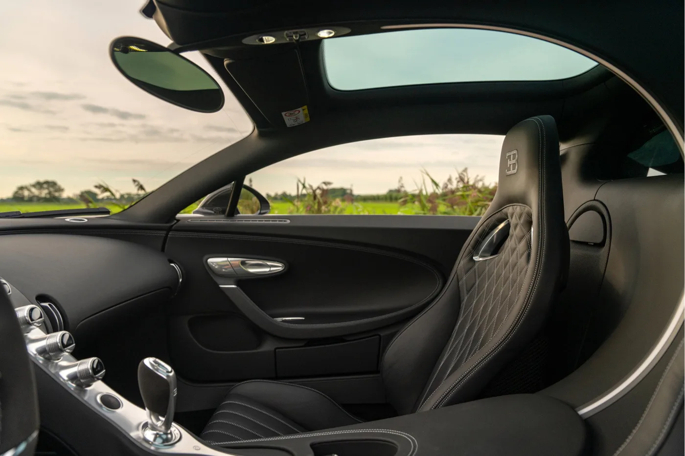2021 Bugatti Chiron Sport offered by a supercar dealer in Woerden, Netherlands, photo 14 of 25