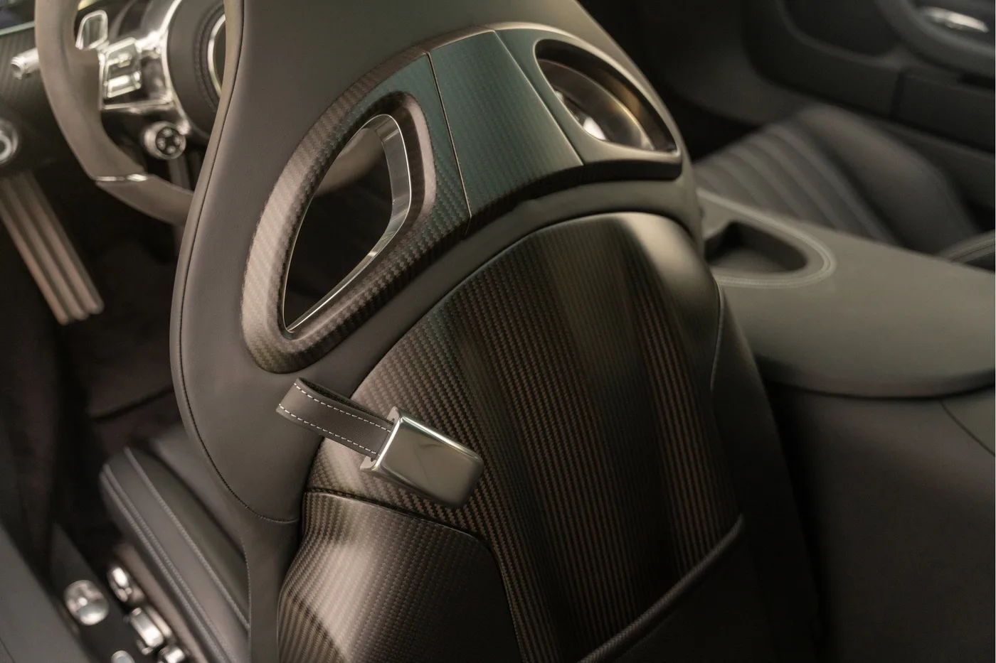 2021 Bugatti Chiron Sport offered by a supercar dealer in Woerden, Netherlands, photo 15 of 25
