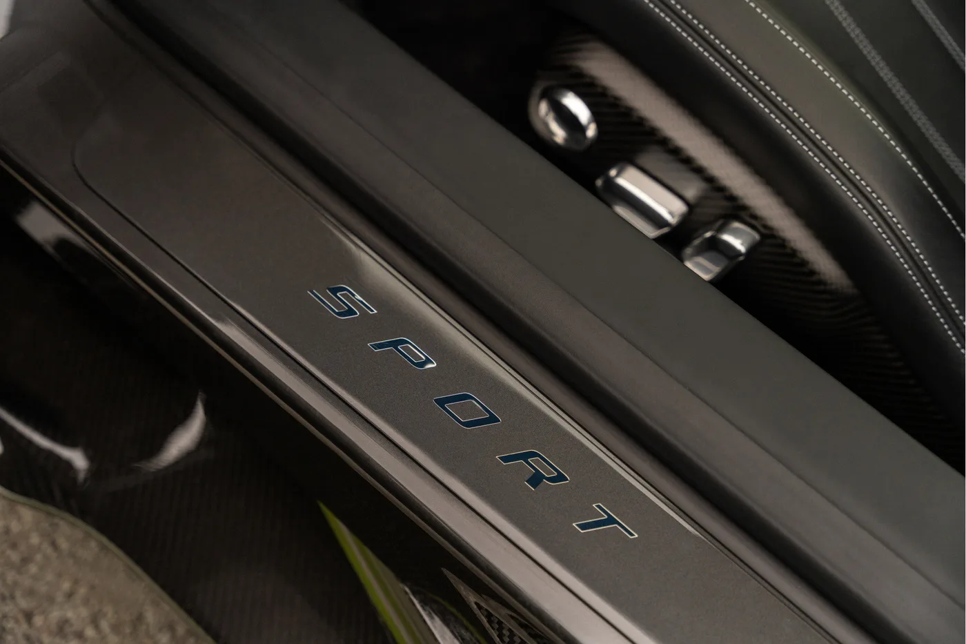2021 Bugatti Chiron Sport offered by a supercar dealer in Woerden, Netherlands, photo 23 of 25