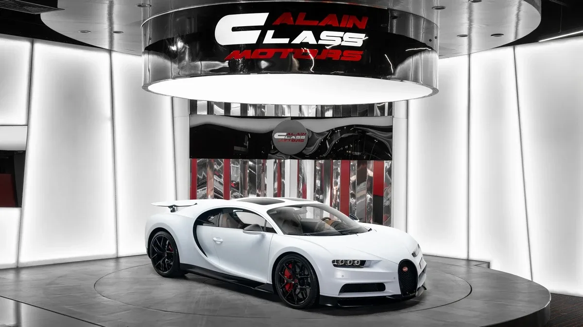 2021 Bugatti Chiron Sport angeboten von einem Fachhändler in Dubai, Vereinigte Arabische Emirate, Hauptfoto
