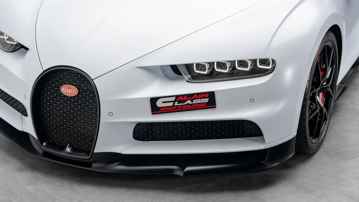 2021 Bugatti Chiron Sport angeboten von einem Fachhändler in Dubai, Vereinigte Arabische Emirate, Foto 7 von 25