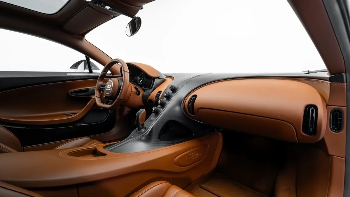2021 Bugatti Chiron Sport angeboten von einem Fachhändler in Dubai, Vereinigte Arabische Emirate, Foto 19 von 25