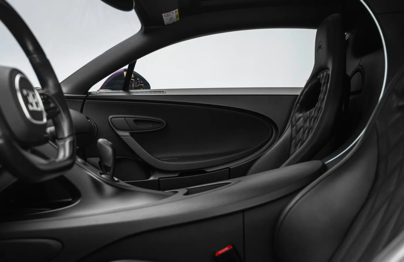 2021 Bugatti Chiron Sport angeboten von einem Fachhändler in Dubai, Vereinigte Arabische Emirate, Foto 9 von 10