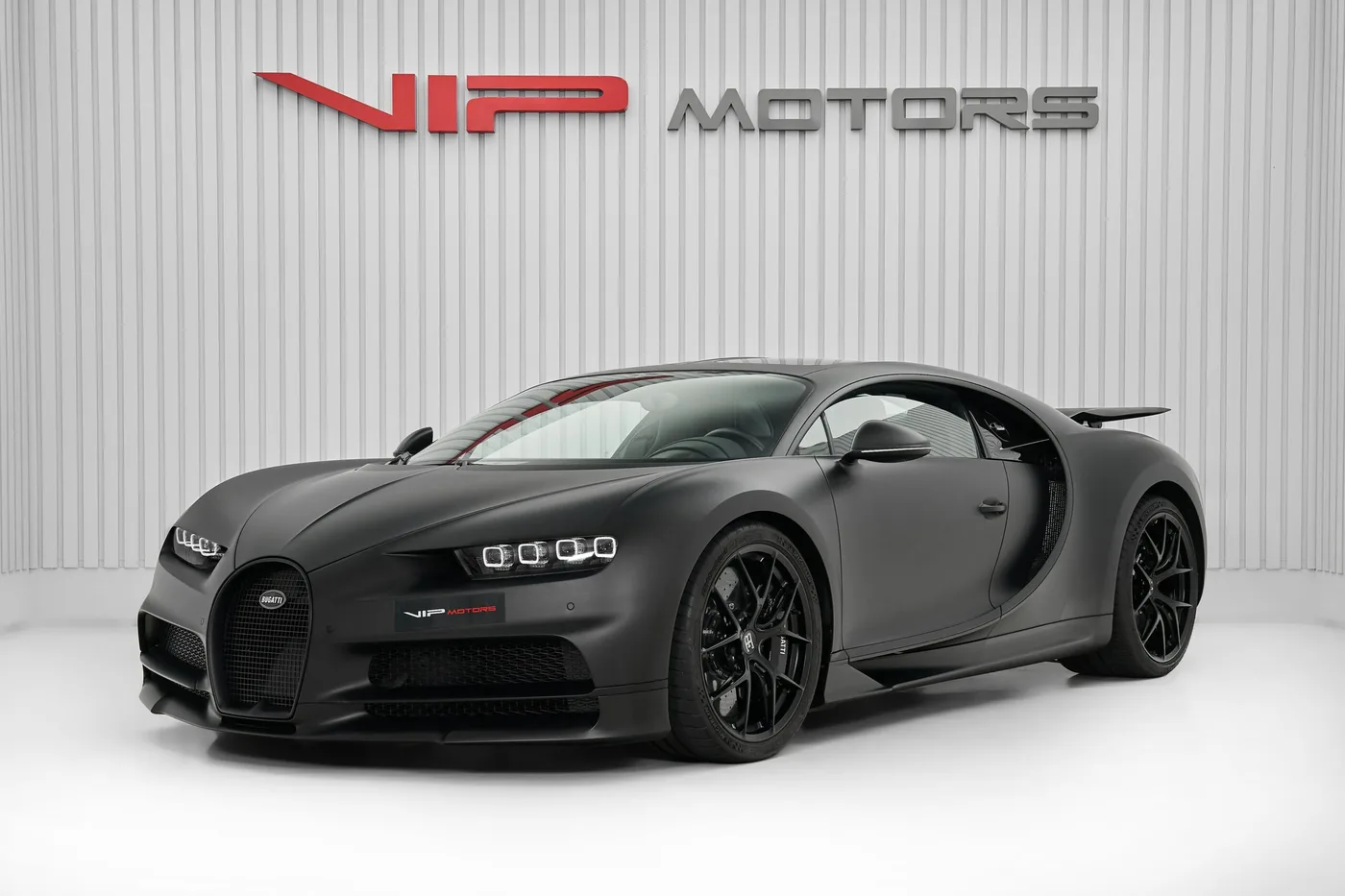 2021 Bugatti Chiron Sport proposée par un concessionnaire spécialisé à Dubai, Émirats arabes unis, photo 3 sur 10