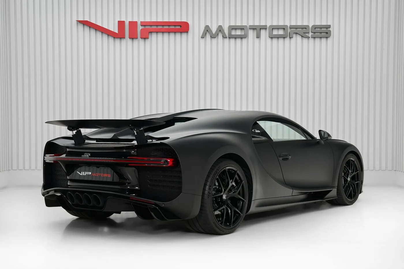 2021 Bugatti Chiron Sport proposée par un concessionnaire spécialisé à Dubai, Émirats arabes unis, photo 6 sur 10