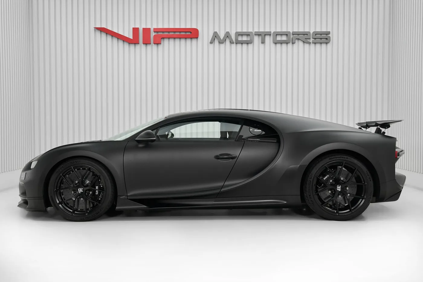 2021 Bugatti Chiron Sport proposée par un concessionnaire spécialisé à Dubai, Émirats arabes unis, photo 7 sur 10
