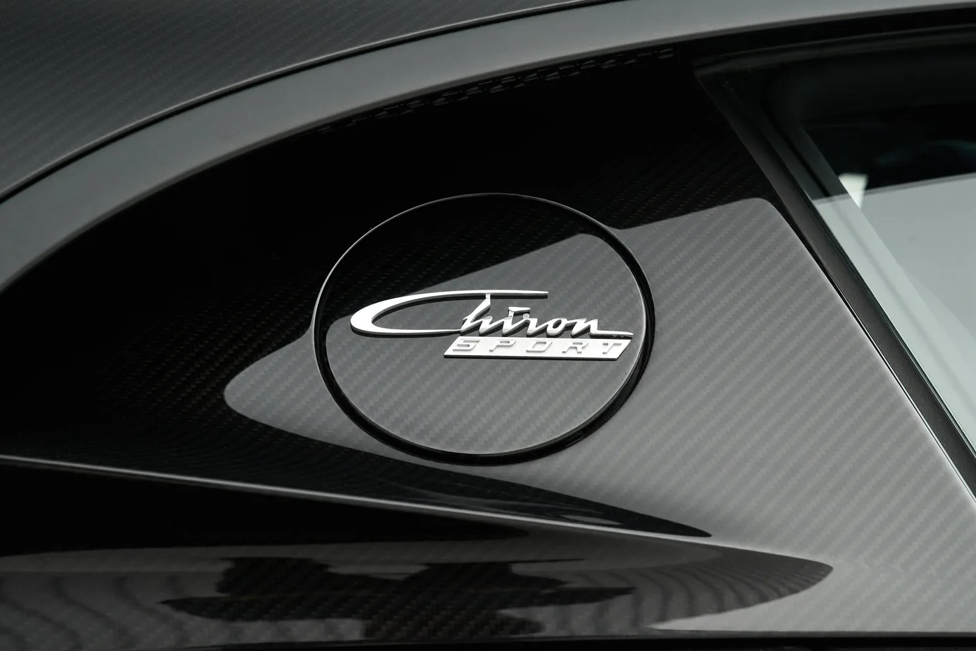 2021 Bugatti Chiron Sport proposée par un concessionnaire spécialisé à Dubai, Émirats arabes unis, photo 10 sur 10